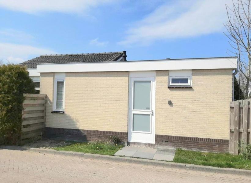 Huisje Finn, Met Grote Tuin En Veel Privacy Dirkshorn Luaran gambar