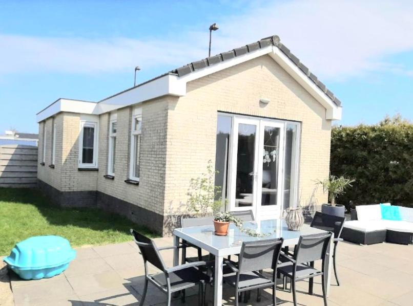Huisje Finn, Met Grote Tuin En Veel Privacy Dirkshorn Luaran gambar